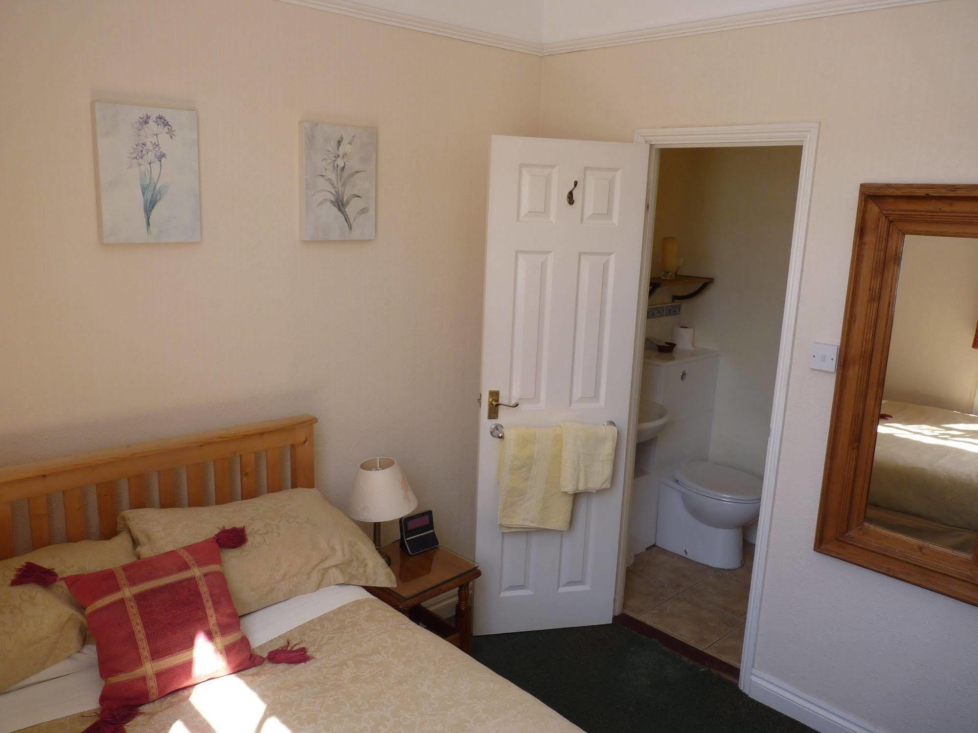 Bed and Breakfast Newport Quay Экстерьер фото